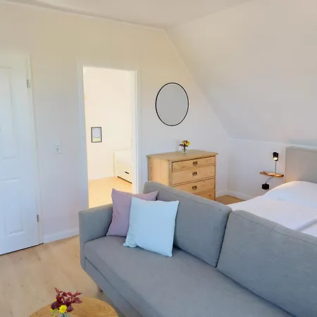 Tuexen Guest house