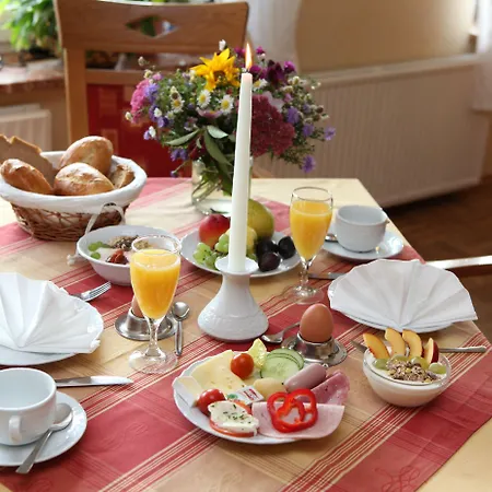 Guest house Tuexen 3*